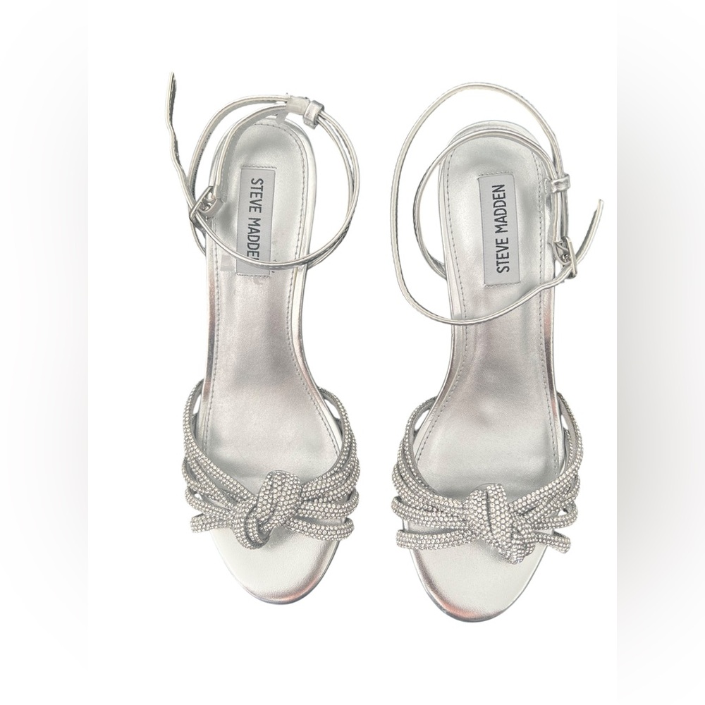 NEW Women’s Steve Madden Silver Strappy Block Heels Sandals. Size 7.5